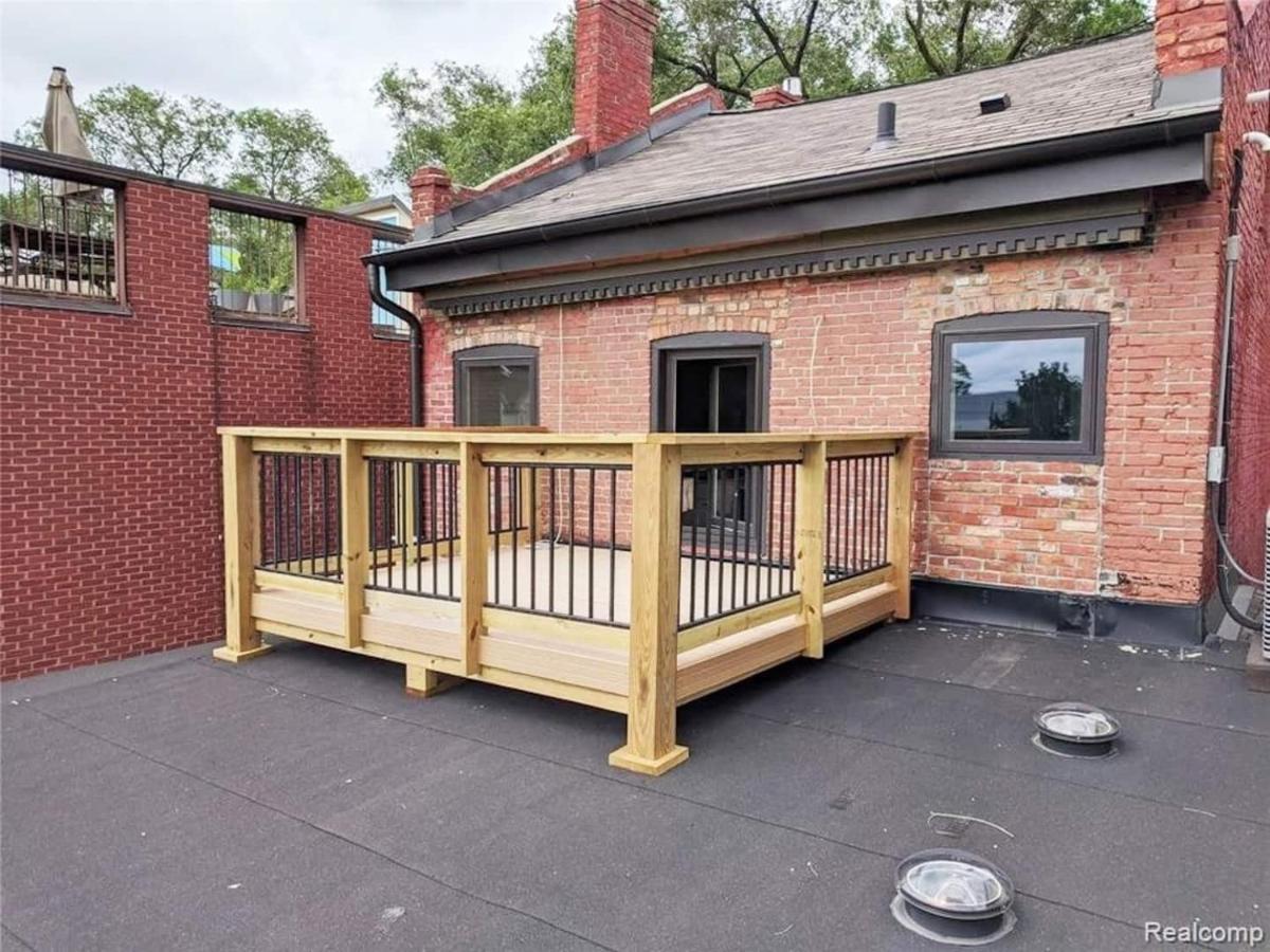 Luxury Design Focused, Detroit Themed Apt Near Downtown In The Art District Apartment Exterior photo